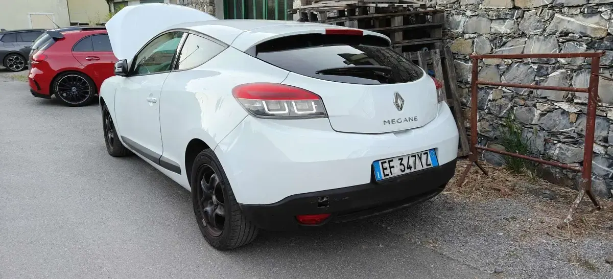 Usata Renault Mégane Coupé 131 CV (96 kW) 2011 Bianco Coupé