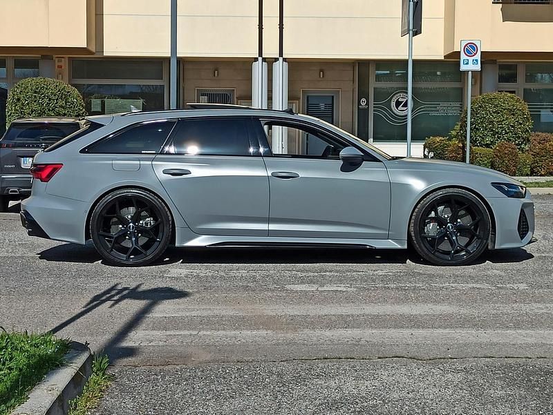 Usata Audi RS6 599 CV (440 kW) 2021 Grigio Station wagon