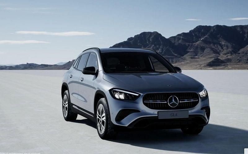 Nuova Mercedes GLA200 150 CV (110 kW) 2025 Argento SUV