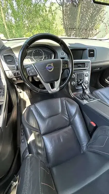 Usata Volvo V60 Ocean Race 190 CV (139 kW) 2015 Bianco Station wagon