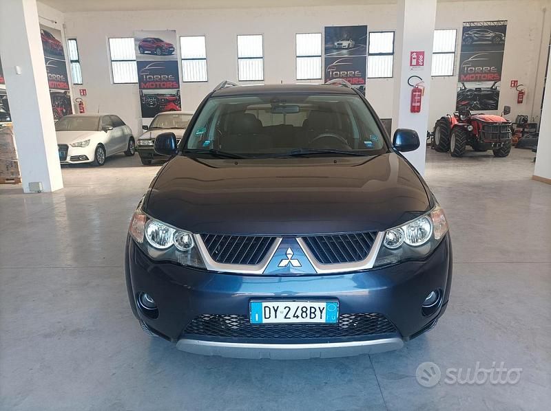 Usata Mitsubishi Outlander Instyle 140 CV (102 kW) 2009 Blu SUV