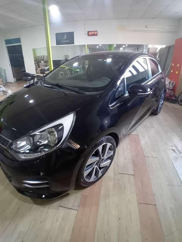 Usata Kia Rio 75 CV (55 kW) 2016 Nero Utilitaria
