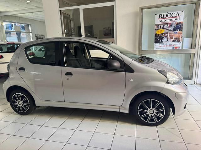 Usata Toyota Aygo Connect Style 2011 Argento Utilitaria