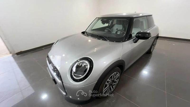Usata Mini Cooper Classic 156 CV (114 kW) 2024 Gray Utilitaria