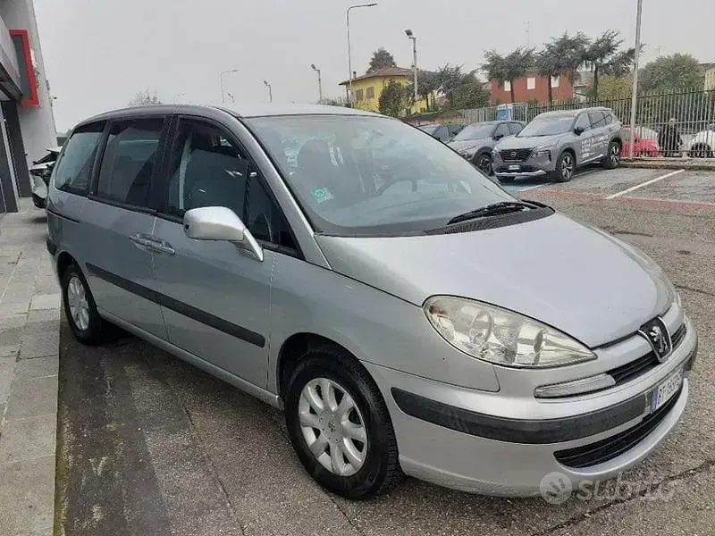 Usata Peugeot 807 107 CV (78 kW) 2004 Argento Monovolume