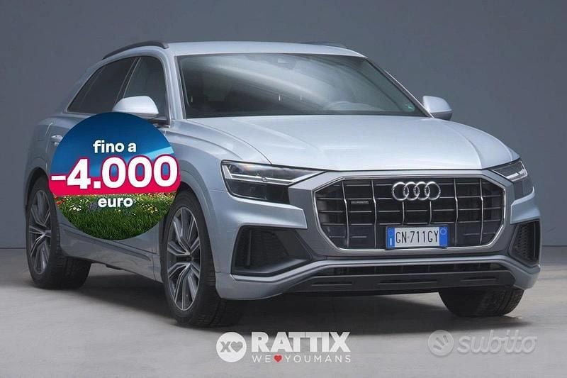 Usata Audi Q8 Sport 231 CV (169 kW) 2023 Argento satellite SUV