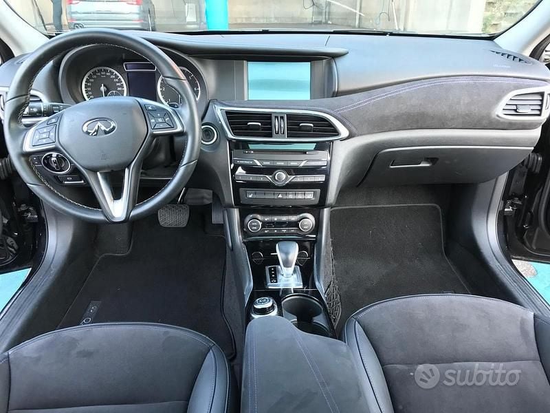 Usata Infiniti Q30 170 CV (125 kW) 2017 Nero SUV