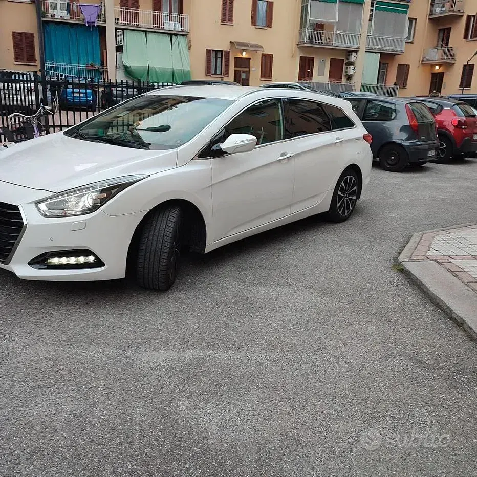 Usata Hyundai i40 141 CV (103 kW) 2017 Bianco Station wagon