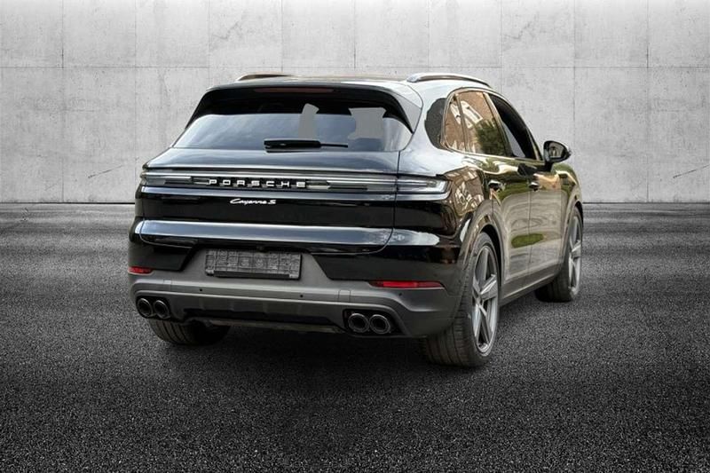 Gebraucht Porsche Cayenne 475 PS (349 kW) 2024 Schwarz SUV