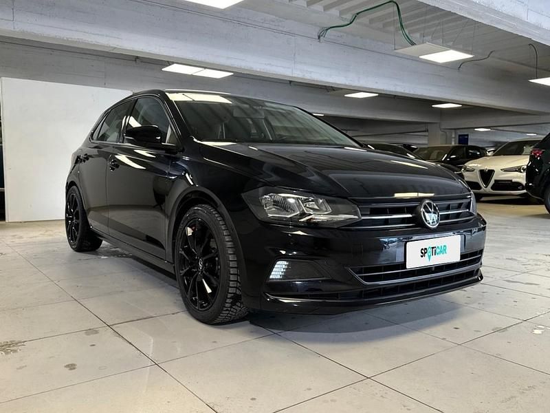 Begagnad VW Polo Comfortline 95 HK (69 kW) 2021 Svart Halvkombi