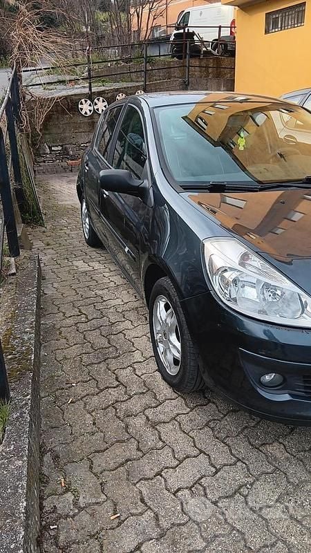 Usata Renault Clio II Luxe 75 CV (55 kW) 2007 Nero Berlina
