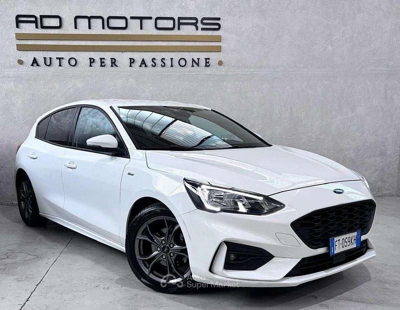 Bianco Usata 2018 Ford Focus ST-Line Berlina | 12.500 € (Buon prezzo) - Immagine 1/4