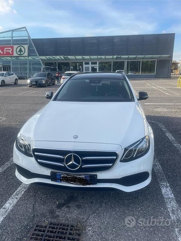 Usata Mercedes E220 122 CV (89 kW) 2017 Bianco Berlina
