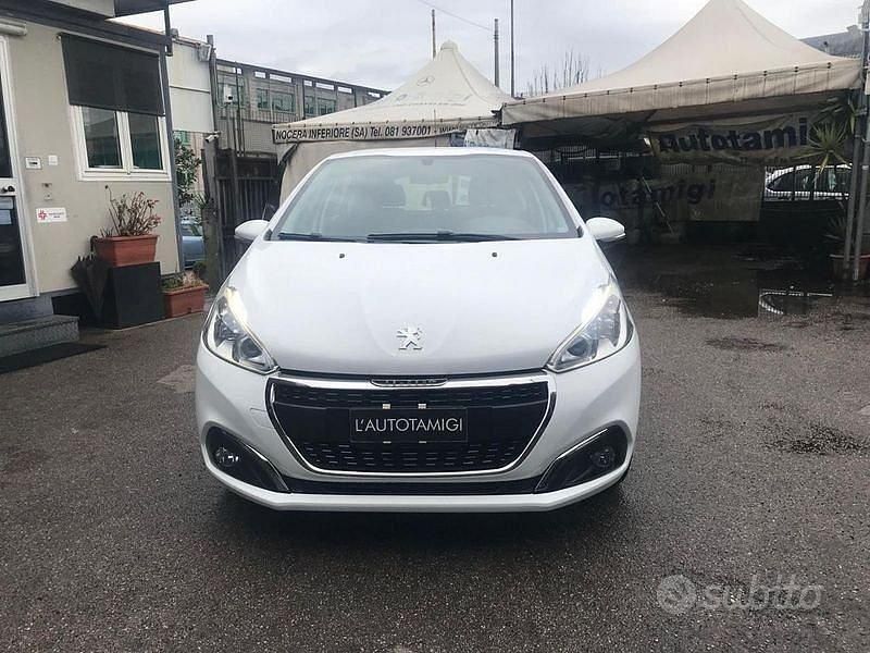 Usata Peugeot 208 Active 82 CV (60 kW) 2017 Bianco Utilitaria