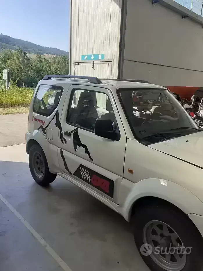Usata Suzuki Jimny 82 CV (60 kW) 2001 Bianco SUV