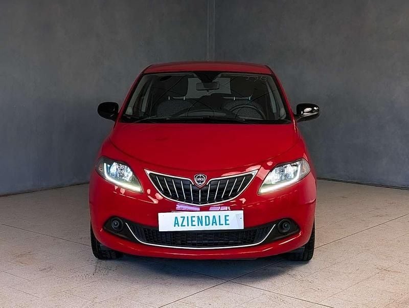 Usata Lancia Ypsilon Silver 70 CV (51 kW) 2022 Rosso Utilitaria