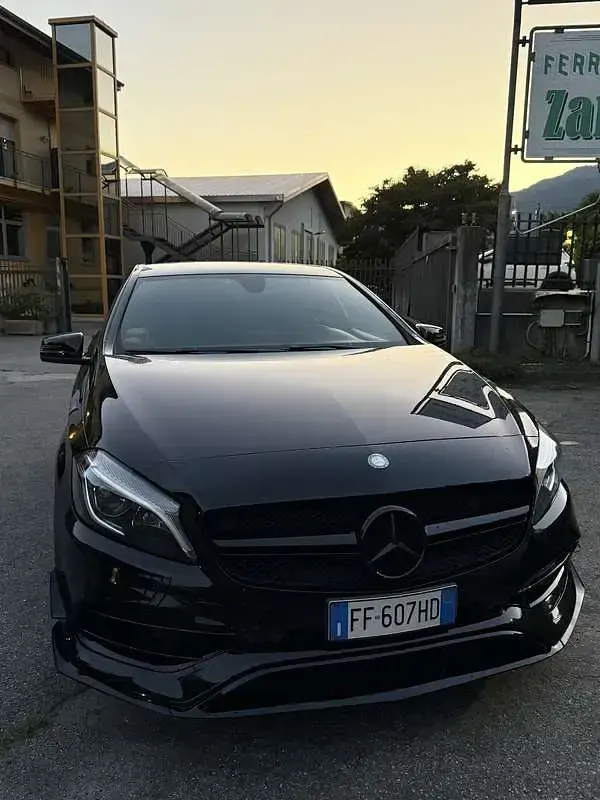 Usata Mercedes A250 218 CV (160 kW) 2017 Nero Utilitaria