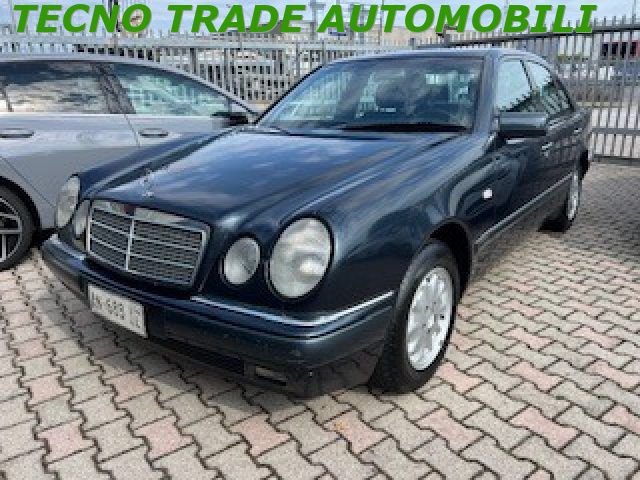 Nero Usata 1997 Mercedes E200 Elegance Tre volumi | 2500 € (Super prezzo) - Immagine 1/4