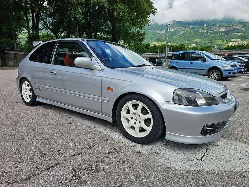 Usata Honda Civic Type R 185 CV (136 kW) 1999 Argento Coupé
