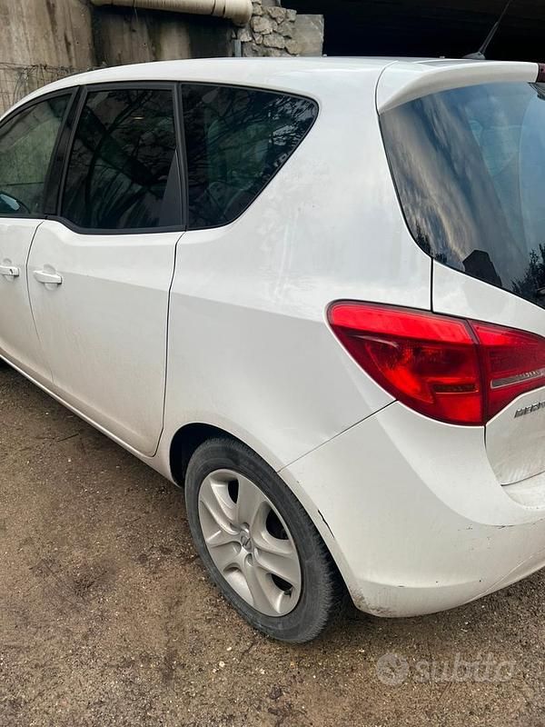 Usata Opel Meriva 120 CV (88 kW) 2015 Bianco Monovolume