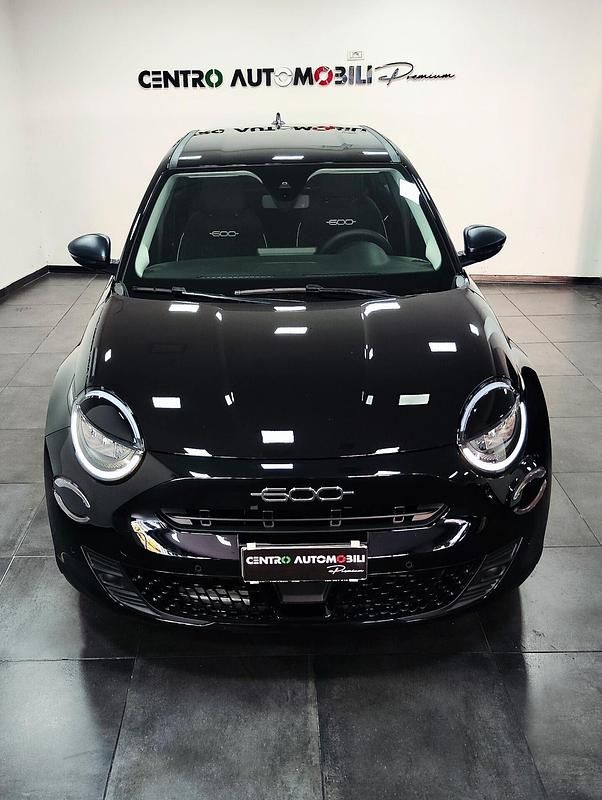 Usata Fiat 600 La Prima 100 CV (73 kW) 2025 Nero SUV