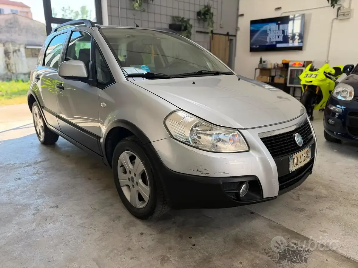Usata Fiat Sedici Dynamic 120 CV (88 kW) 2006 Grigio SUV