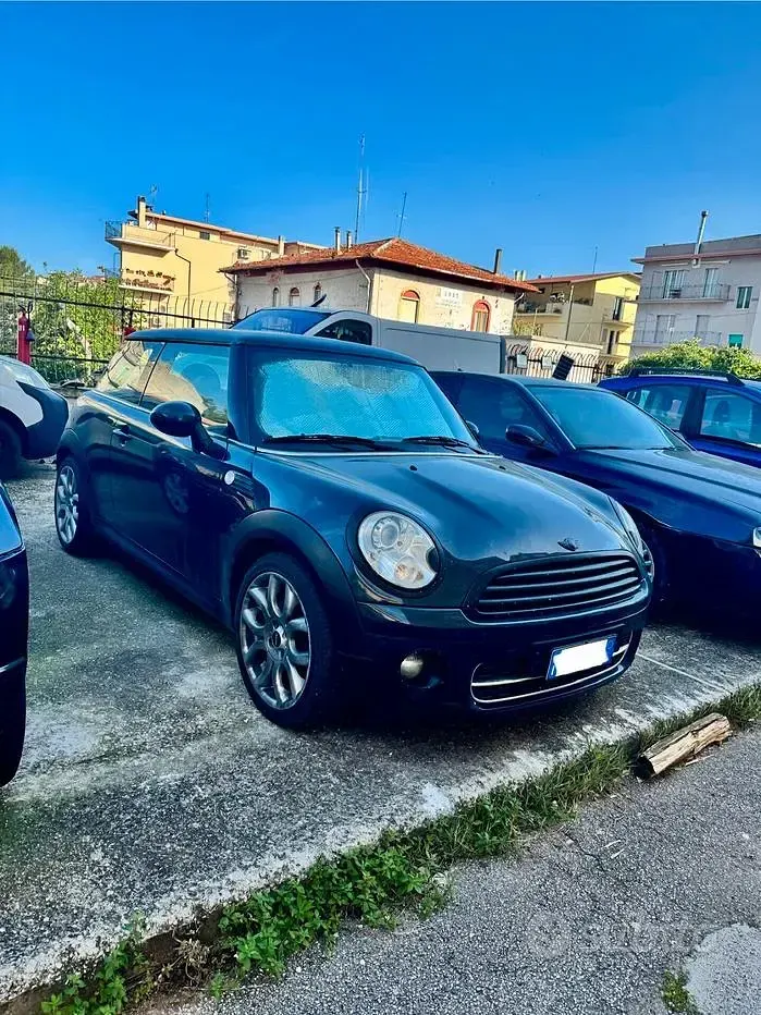 Usata Mini Cooper D 109 CV (80 kW) 2008 Nero Utilitaria
