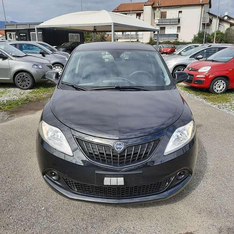 Begagnad Lancia Ypsilon S 69 HK (50 kW) 2024 Svart Halvkombi
