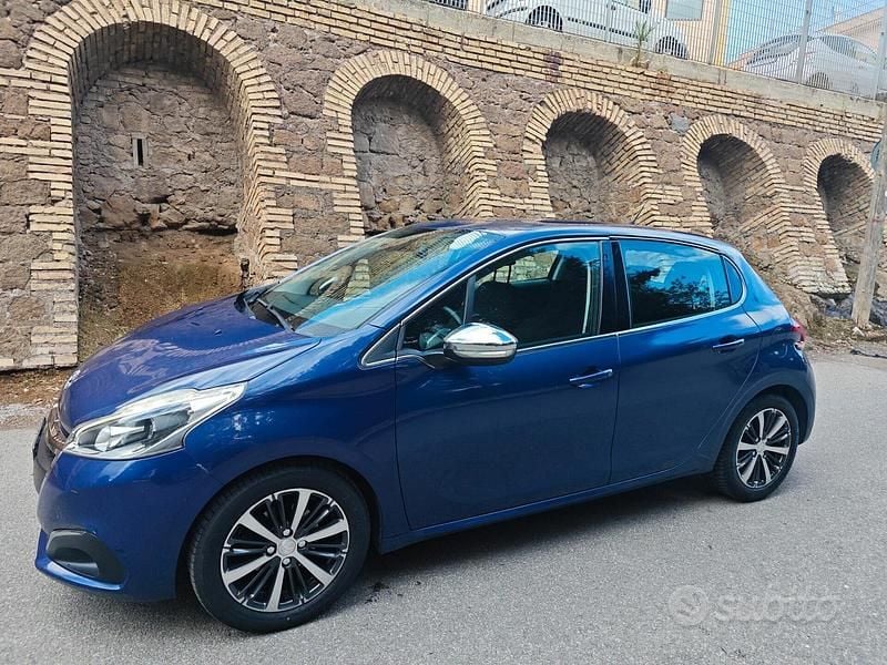 Usata Peugeot 208 Allure 75 CV (55 kW) 2017 Viola Utilitaria