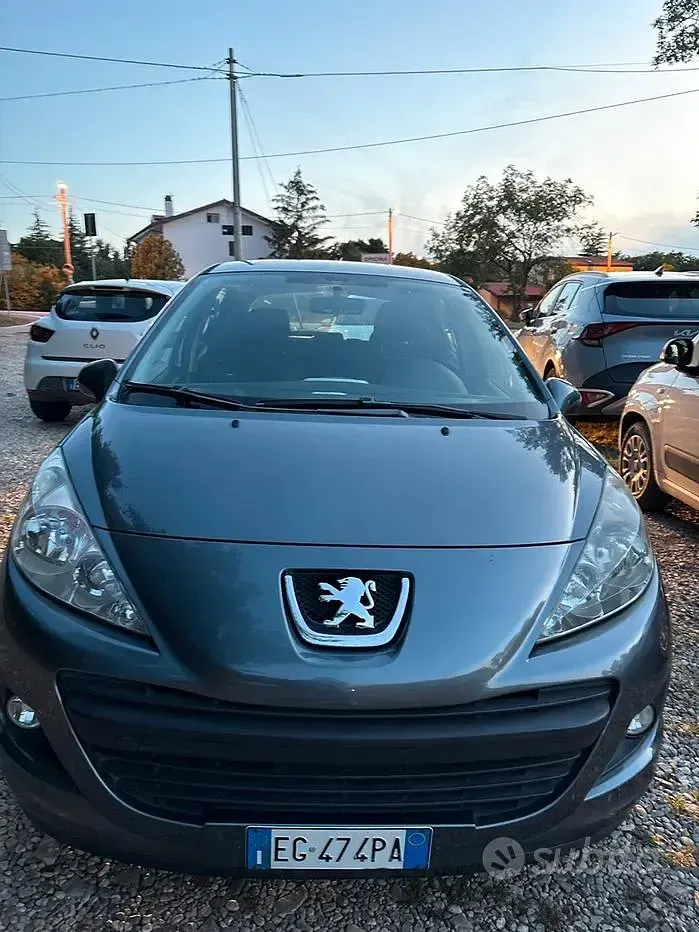 Usata Peugeot 207 68 CV (50 kW) 2011 Grigio Berlina
