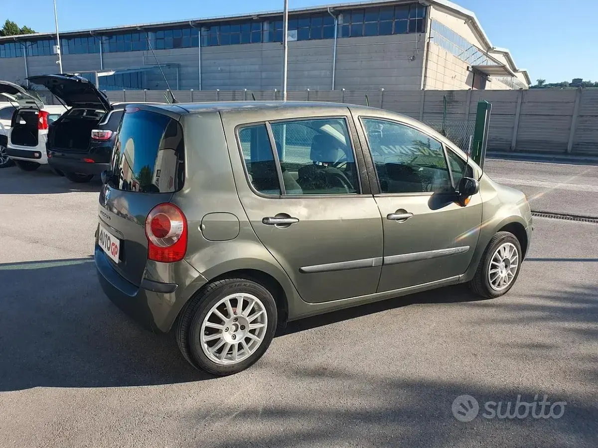 Usata Renault Modus 75 CV (55 kW) 2005 Grigio Monovolume