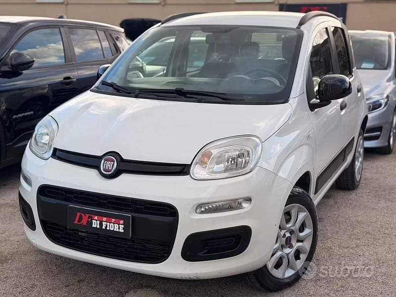 Usata Fiat Panda Lounge 80 CV (58 kW) 2014 Bianco Utilitaria