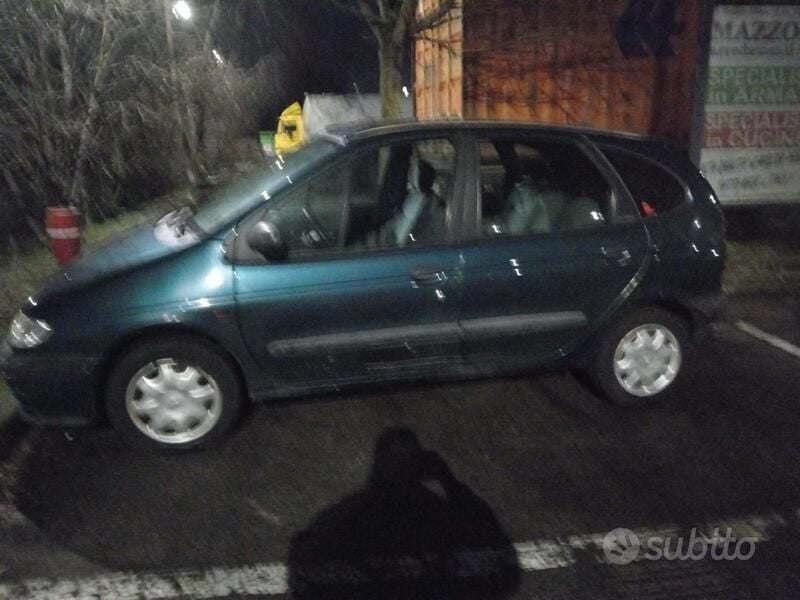 Usata 1995 Renault Mégane Tre volumi | 1200 € - Immagine 1/3