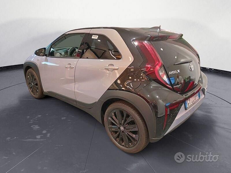 Nuova Toyota Aygo X 72 CV (52 kW) 2025 Grigio SUV