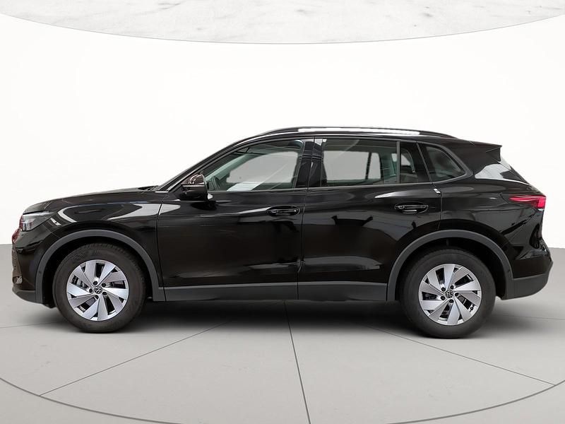 Usata VW Tiguan Life 150 CV (110 kW) 2024 Deep black perlato SUV