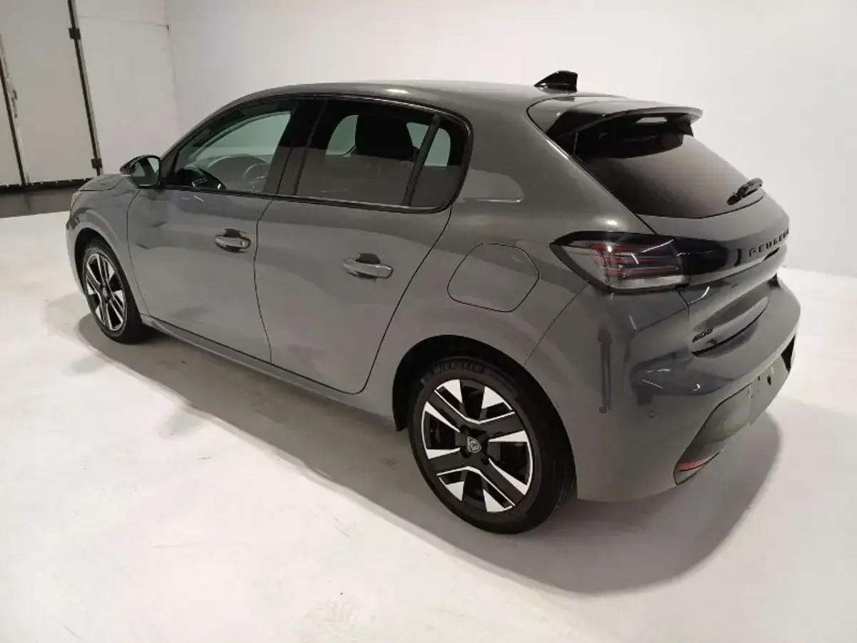 Usata Peugeot 208 Allure 101 CV (74 kW) 2024 Grigio Utilitaria