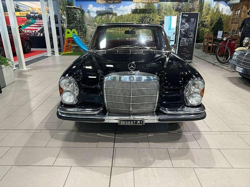 Usata Mercedes S250 129 CV (94 kW) 1966 Nero Berlina