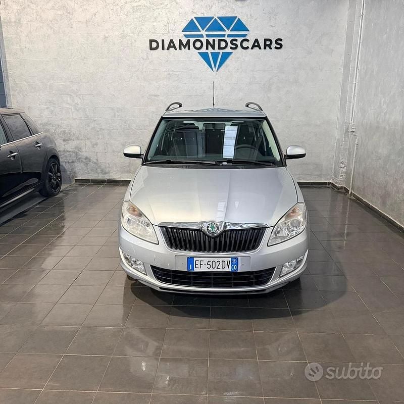 Begagnad Skoda Fabia Style 70 HK (51 kW) 2010 Grå Kombi