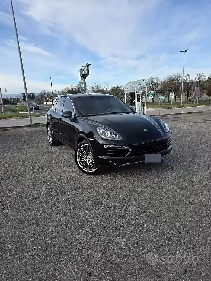 Usata Porsche Cayenne 245 CV (180 kW) 2012 Nero SUV