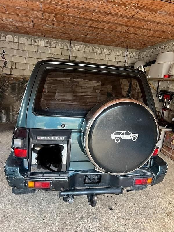 Usata Mitsubishi Pajero 95 CV (69 kW) 1993 Verde SUV