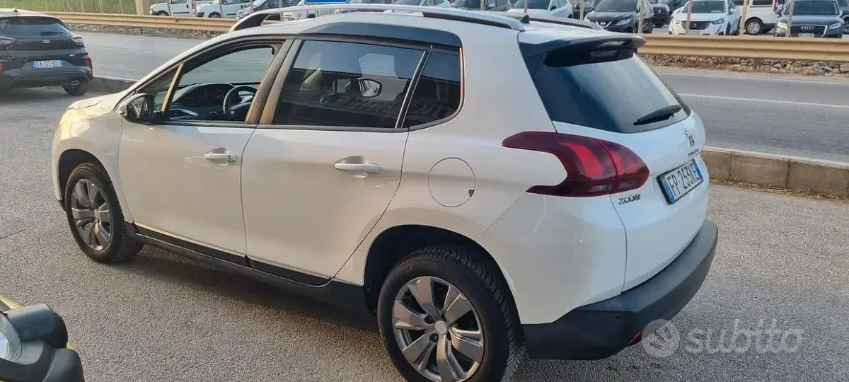 Usata Peugeot 2008 S 99 CV (72 kW) 2018 Bianco SUV