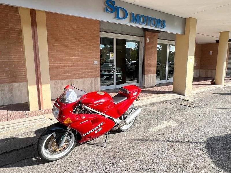 Usata Bugatti EB 110 1990 Rosso Coupé
