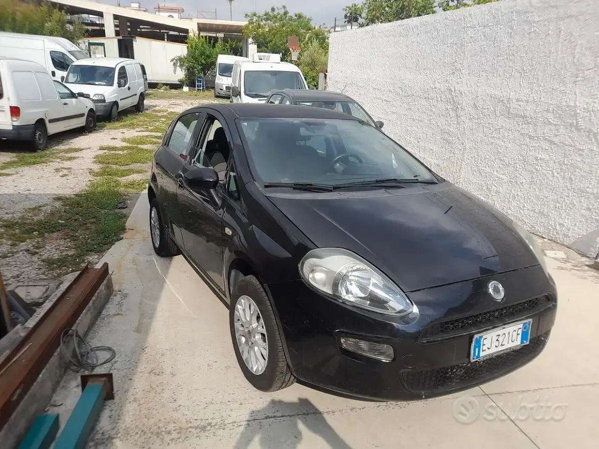 Usata Fiat Punto Evo Dynamic 77 CV (56 kW) 2011 Nero Utilitaria