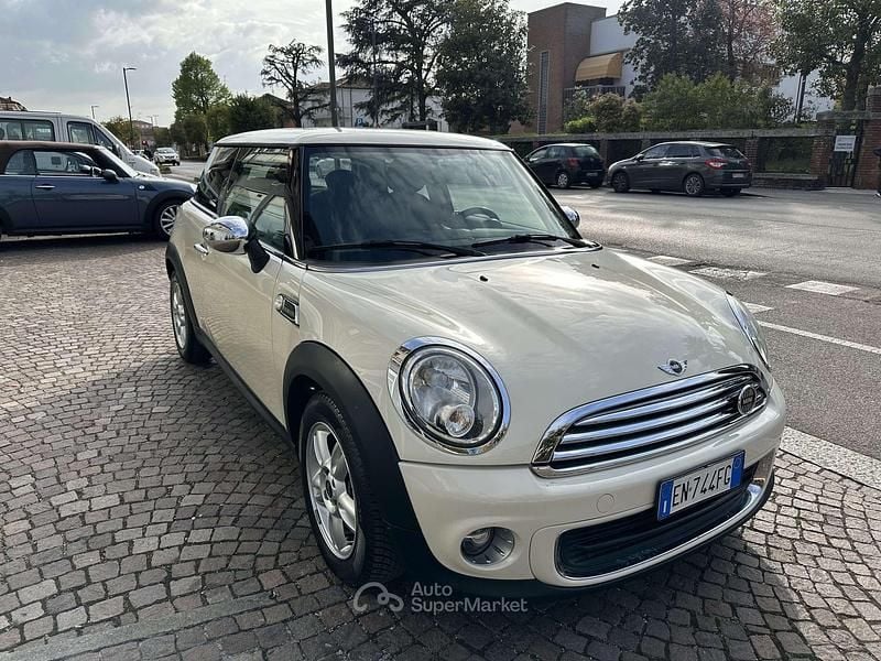 Usata Mini ONE 75 CV (55 kW) 2012 Pepper white Utilitaria