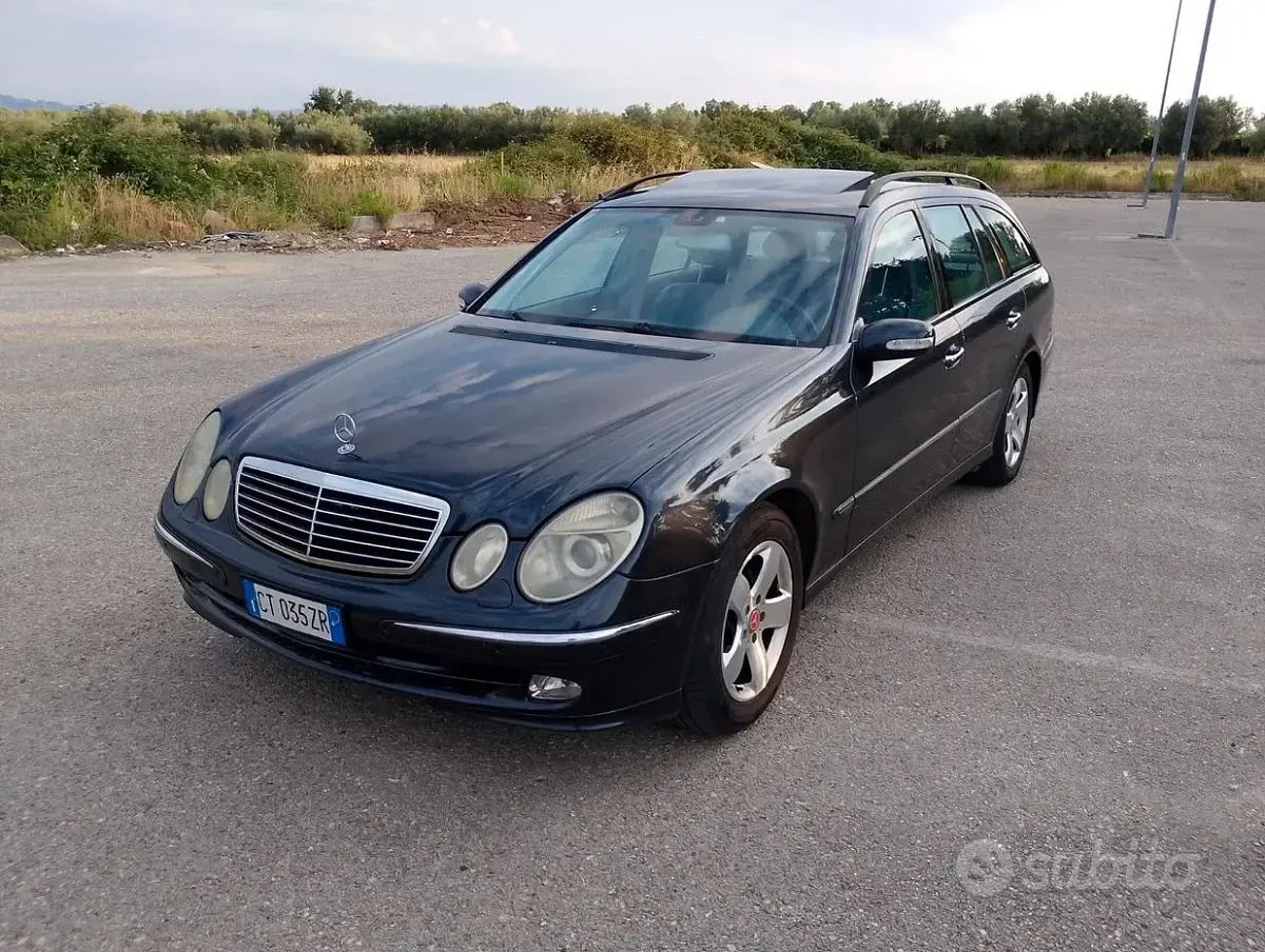 Usata Mercedes E220 150 CV (110 kW) 2004 Bluazzurro Station wagon