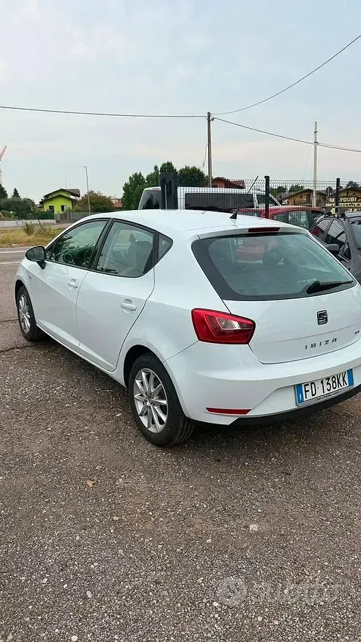 Usata Seat Ibiza CONNECT 75 CV (55 kW) 2016 Bianco Berlina