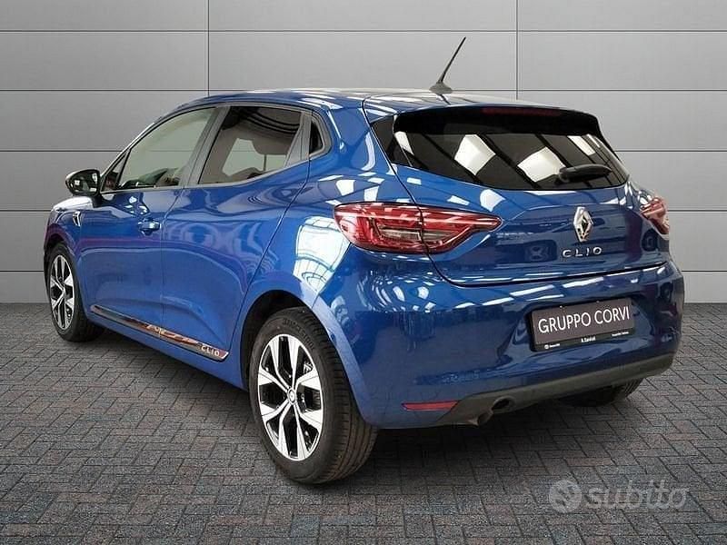Usata Renault Clio V Techno 90 CV (66 kW) 2022 Blu Berlina
