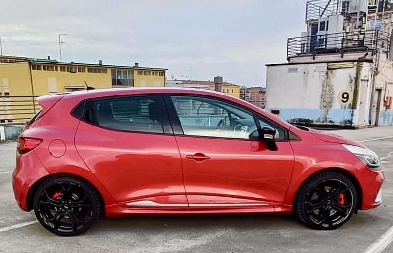Usata Renault Clio IV R.S. 200 CV (147 kW) 2014 Rosso Berlina
