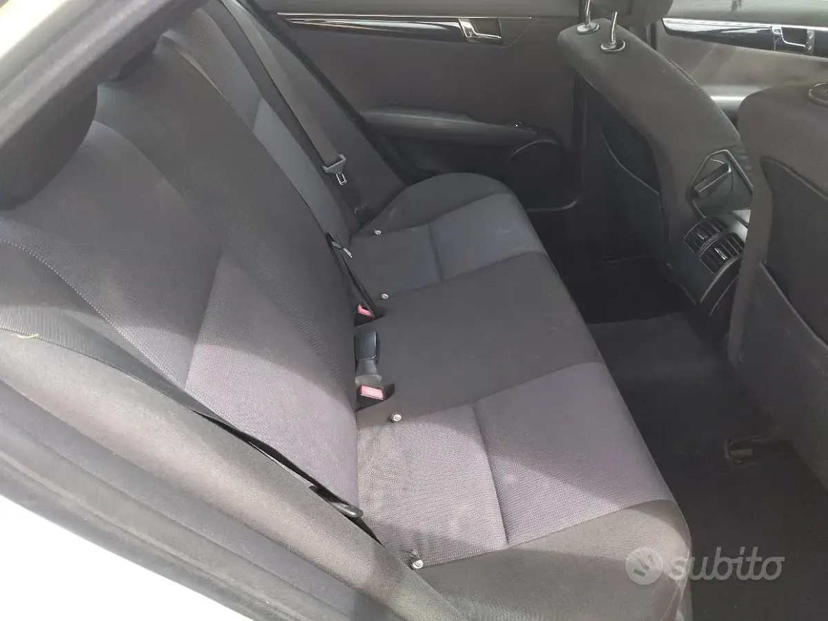 Usata Mercedes C200 136 CV (100 kW) 2008 Grigio Berlina