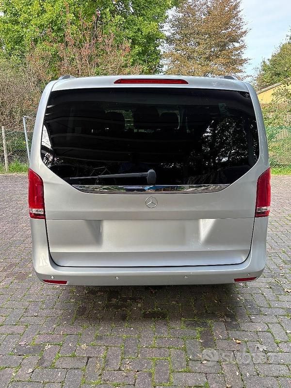 Usata Mercedes V250 Premium 190 CV (139 kW) 2015 Argento Monovolume